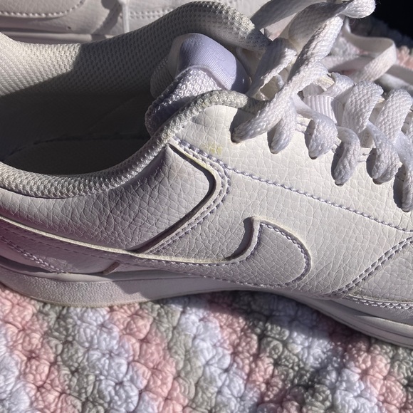 Nike White Women's Sneakers - Picture 8 of 9